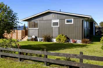 11 Besley Place, Acacia Bay