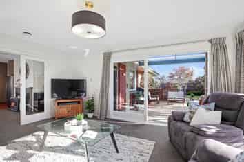 6 Rossiter Avenue, Redwood