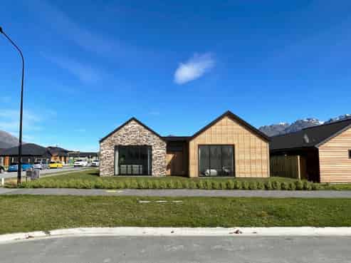 61 Jack Hanley Drive, Queenstown Central