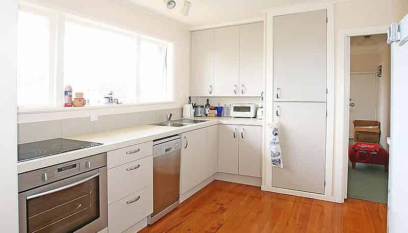 2/22 Kings Road, Panmure