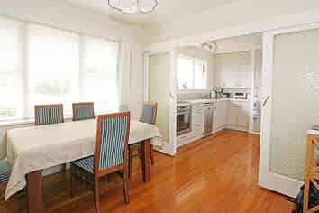 2/22 Kings Road, Panmure