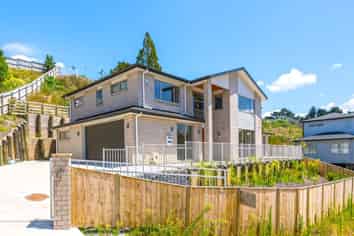 57 Blacks Road, Greenhithe