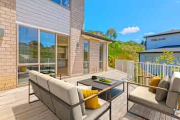 57 Blacks Road, Greenhithe