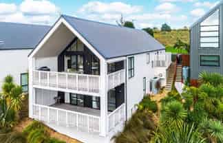 169 Jack Lachlan Drive, Beachlands