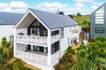 169 Jack Lachlan Drive, Beachlands