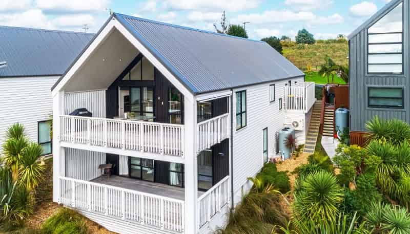 169 Jack Lachlan Drive, Beachlands