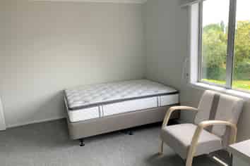 4/11 Knighton Road (Room D), Hillcrest