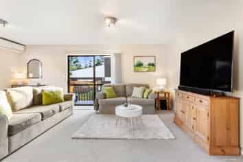 690A Beach Road, Browns Bay