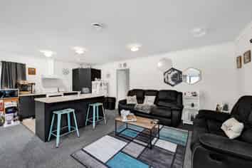 12A Stuart Place, Blagdon