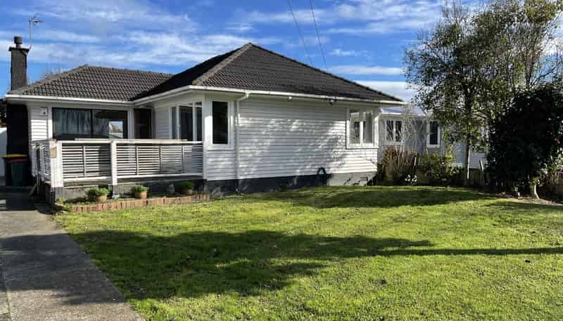 132 Russell Road, Manurewa