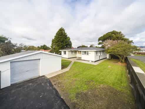 86 Rugby Street, Awapuni