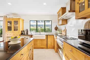 85 Landing Drive, Albany