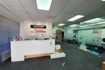 Ground Floor Office Available in Lincoln Manor