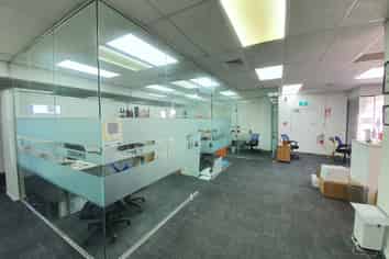 Ground Floor Office Available in Lincoln Manor