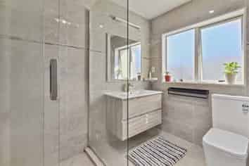 72 Medvale Ave, Flat Bush