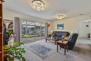 72 Medvale Ave, Flat Bush