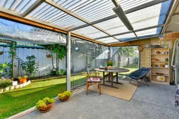 72 Medvale Ave, Flat Bush