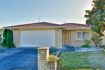 72 Medvale Ave, Flat Bush