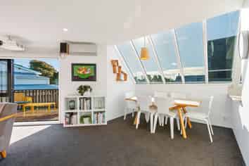 2/236 Meola Road, Point Chevalier