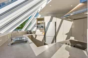 2/236 Meola Road, Point Chevalier