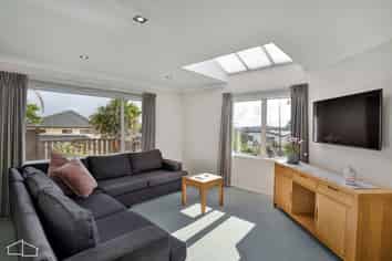 49 Chamari Close, Titirangi