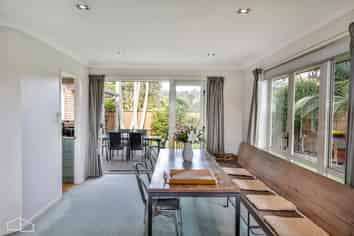 49 Chamari Close, Titirangi