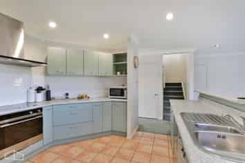 49 Chamari Close, Titirangi