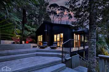 24 Valley Road, Titirangi