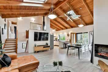 24 Valley Road, Titirangi