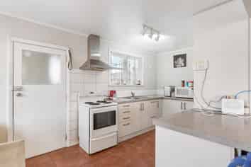 96 Franklyne Road, Otara