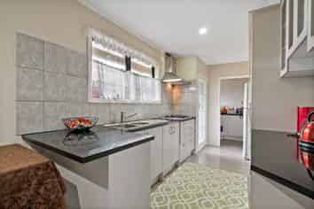 39 Patts Avenue, Glendene