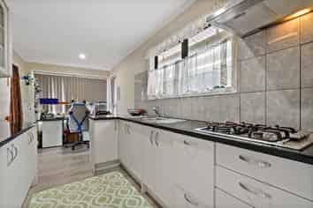 39 Patts Avenue, Glendene