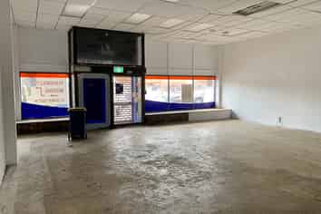 Split Level Retail Glen Eden