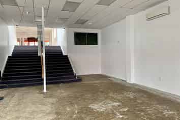 Split Level Retail Glen Eden