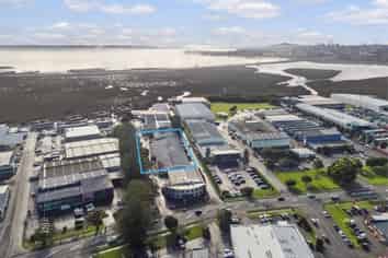 Premium Rosebank Road Split Risk Investment 