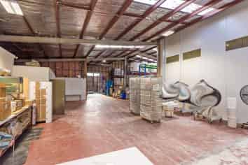 Premium Rosebank Road Split Risk Investment 