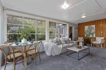 50 Queens Avenue, Waikuku Beach