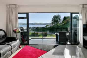 1/15 Napier Road, Hilltop