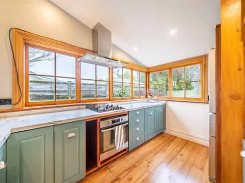 6 Phar Lap Grove, Trentham