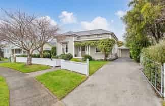 6 Phar Lap Grove, Trentham