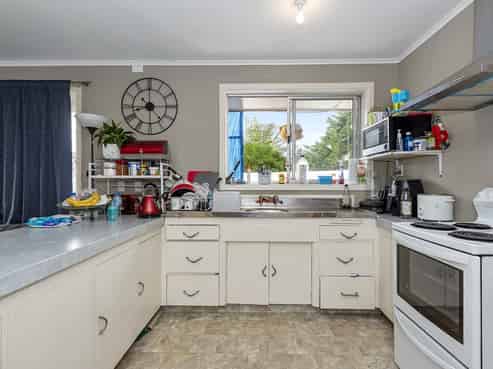 11B Anthony Crescent, Bader