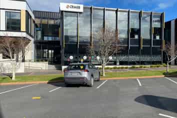 PREMIUM BOUTIQUE OFFICE SPACE