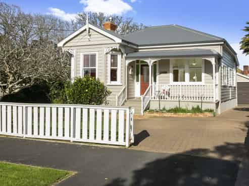 12 Vincent Road, Northcote Point