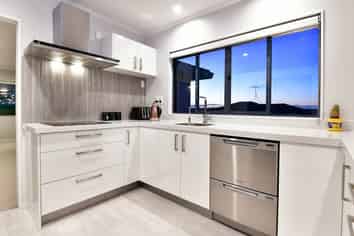 144 Red Beach Road, Red Beach