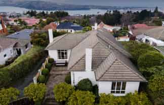 216 Highgate, Roslyn