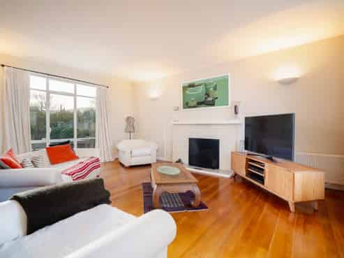 216 Highgate, Roslyn