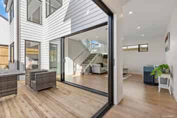 7 Treloar Crescent, Hobsonville