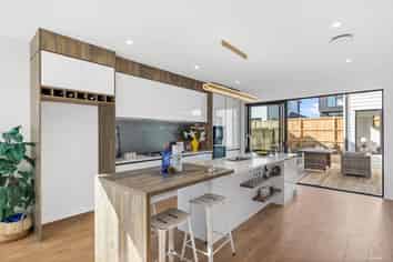 7 Treloar Crescent, Hobsonville