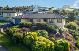 20 Te Kauri Place, Helensville