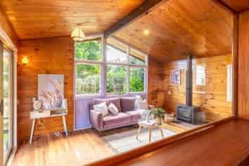 16 Toi Street, Otaki Beach